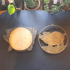 Vtg Happy PIG Stubborn HOG TRIVET SET OF 2 BRASS WOOD CAST IRON kitchen décor